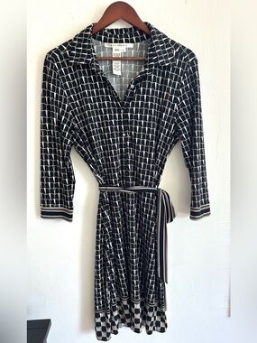 Max Studio Black and Cream Geometric Shirt Dress with Striped Waist Tie